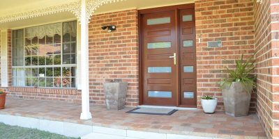 Материали за входни врати